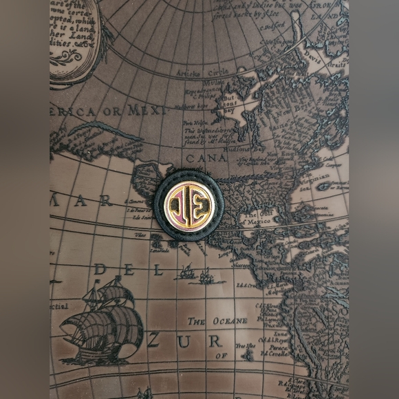 World Map Tote Like new! - Picture 4 of 7